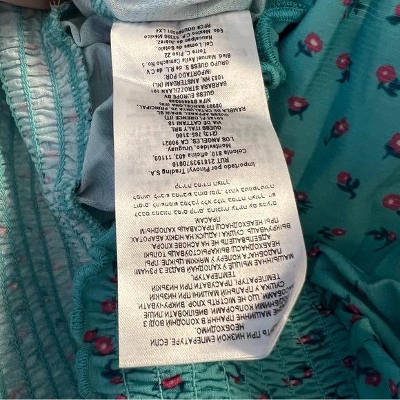 Guess
Guess long sleeve crop top floral pattern. Size L - Picture 7 of 12